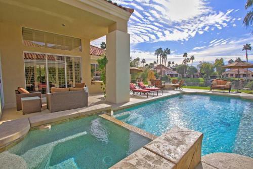 Charming, Redesigned 5 Star Rating With Pool, Spa, Bbq And More