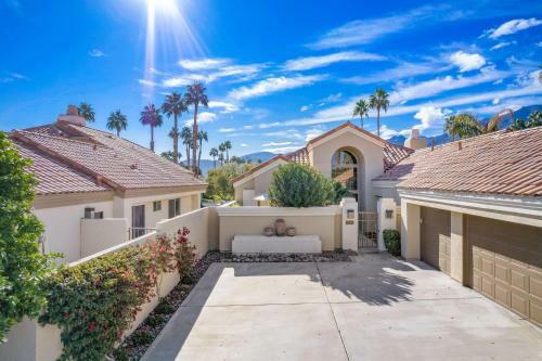Charming, Redesigned 5 Star Rating With Pool, Spa, Bbq And More