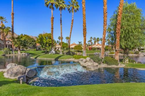 Charming, Redesigned 5 Star Rating With Pool, Spa, Bbq And More