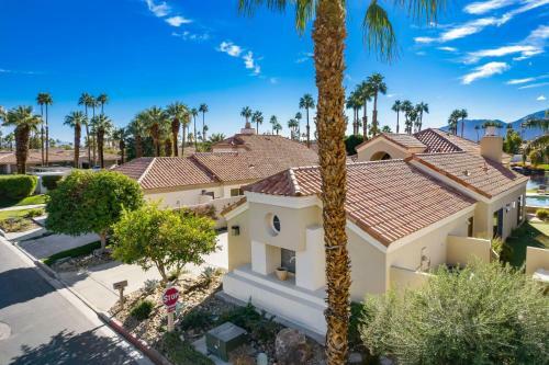 Charming, Redesigned 5 Star Rating With Pool, Spa, Bbq And More