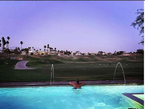 Desert Serenity 5 Star Private Pool-spa-bbq 3br-