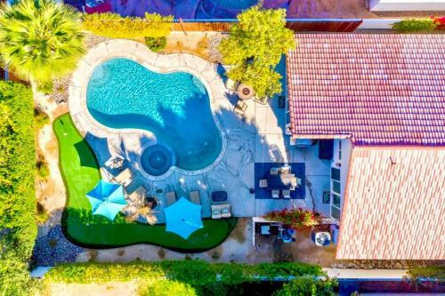 Luxe Cove Retreat ? Heated Pool ? Spa ? 31+ Days