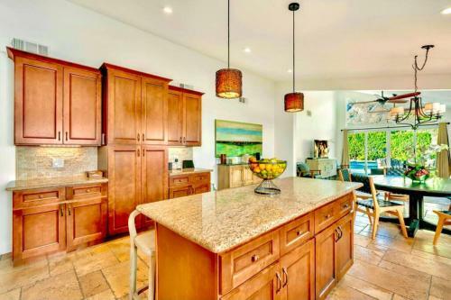 Luxe Cove Retreat ? Heated Pool ? Spa ? 31+ Days