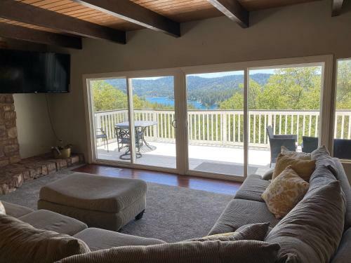 Luxury Lake Arrowhead Chalet