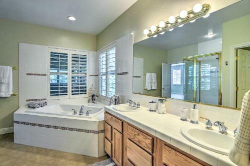 Spacious Lake Arrowhead Retreat With Hot Tub!