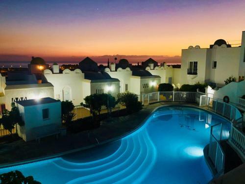 Large House With Garden And Direct Access To The Pool