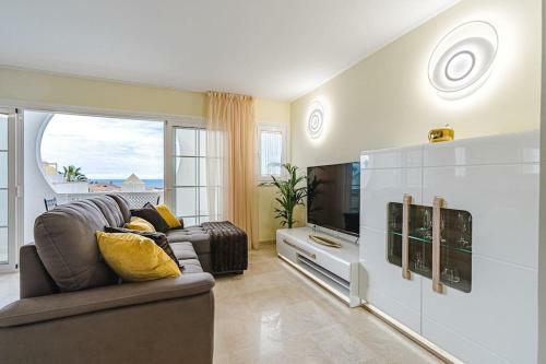 Large House With Garden And Direct Access To The Pool