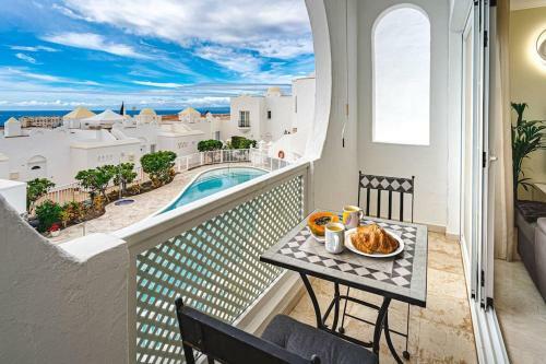 Large House With Garden And Direct Access To The Pool