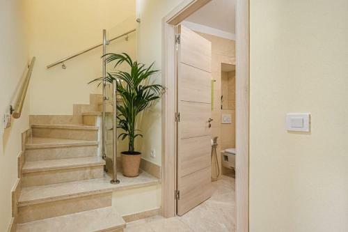 Large House With Garden And Direct Access To The Pool