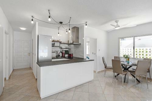 Wonderful Villa In Sue�o Azul With Private Pool