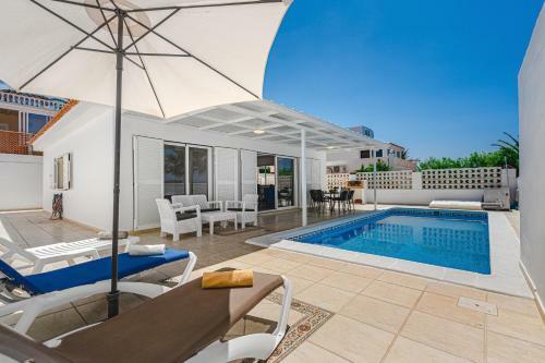 Wonderful Villa In Sue�o Azul With Private Pool