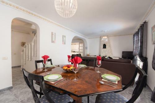 Villa Pan With Private Heated Pool
