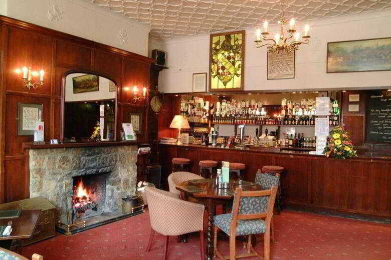 Norfolk Arms Hotel