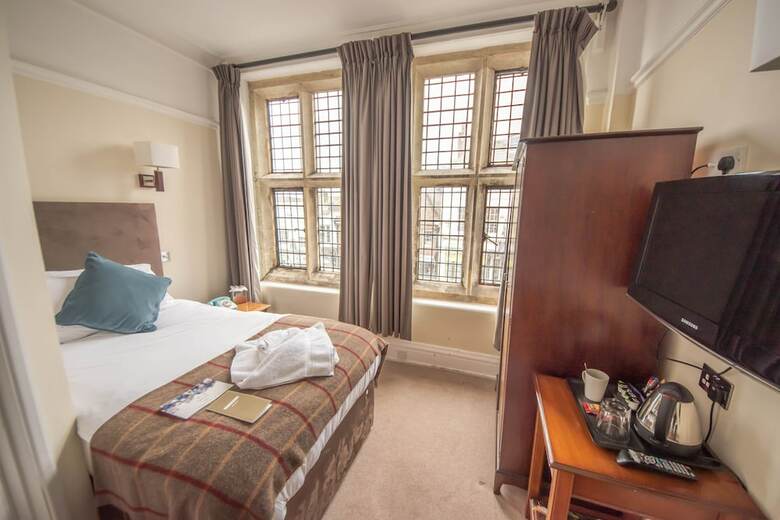 Norfolk Arms Hotel