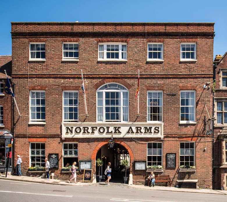 Norfolk Arms Hotel