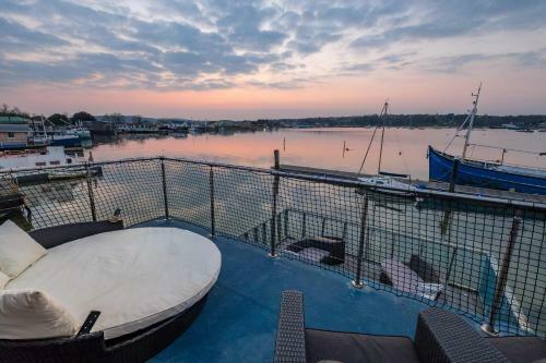 Bed & Breakfast Houseboat Harbourside View