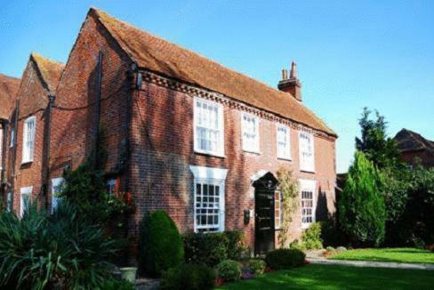 Newtown House Hotel