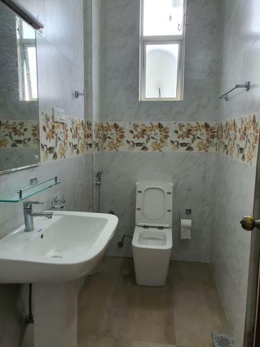 New 2 Bedroom Apartment, 100m Away From The Beach
