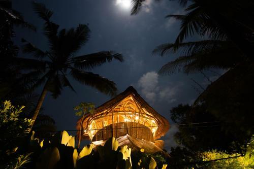 Villa Tower House - 4 Bds Eco Bamboo House, River View