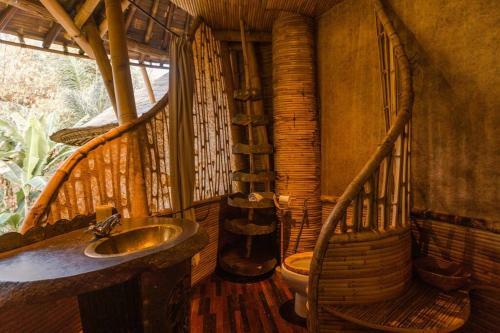 Villa Sharma Springs 5 Bds Luxurious Bamboo Mansion Pool