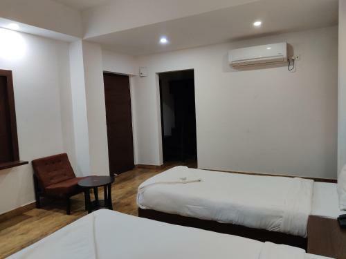 Hotel Aloka Inn