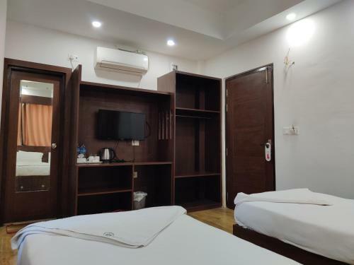 Hotel Aloka Inn