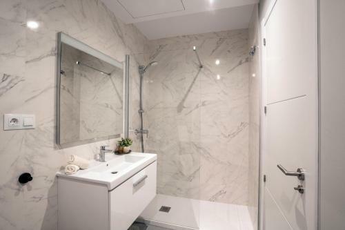 Sealine Brand New Apartment In Torrox Costa