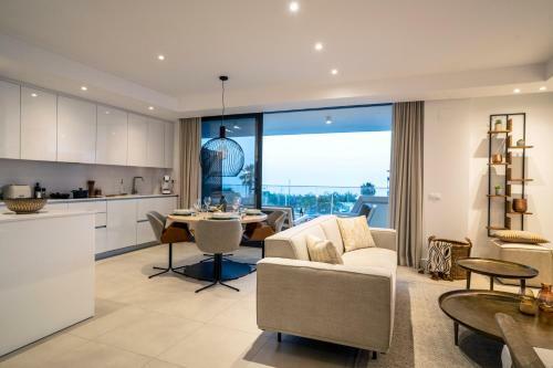 Sealine Brand New Apartment In Torrox Costa