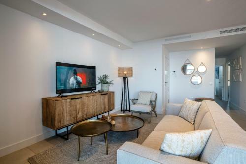 Sealine Brand New Apartment In Torrox Costa