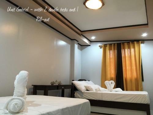 Hostal La Famille