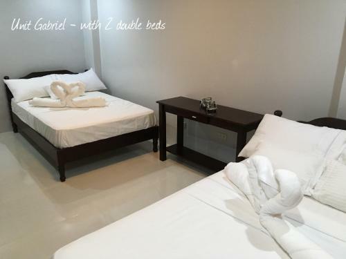 Hostal La Famille