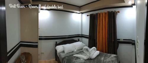 Hostal La Famille