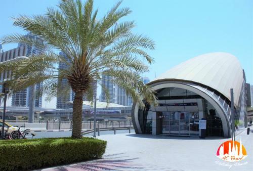 A C Pearl Holiday Homes - Pristine Marina View Apartment