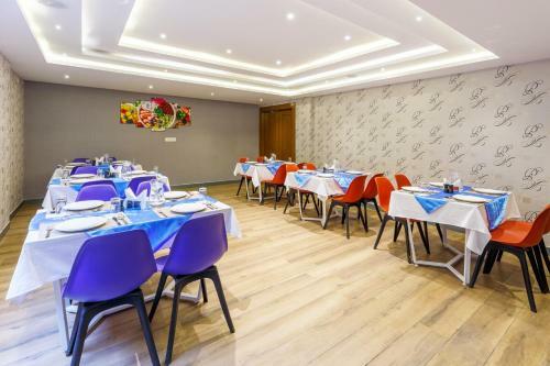 Royal Ace Boutique Hotel