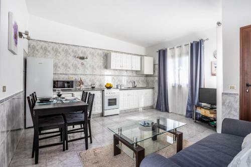 Elisia Relax! Lovely Apartment With Swimming Pool
