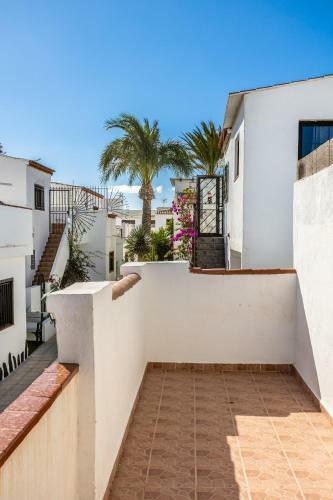 Elisia Relax! Lovely Apartment With Swimming Pool