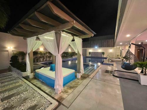 Ezekiel's Private Hot Spring Resort