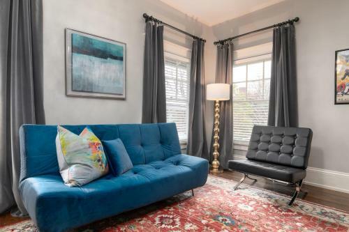 Red Door Retreat- Executive, Luxury, Historic