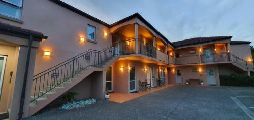 Majestic Court 805 - Central Christchurch Studio