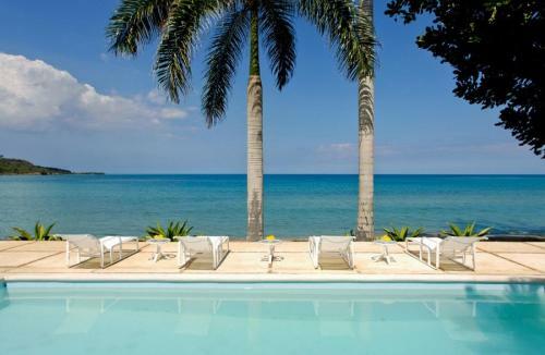 4 Bed Beachfront Villa