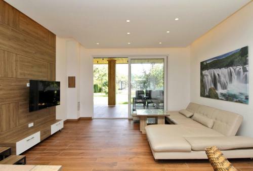 Wood & Green Luxury Villa Estate