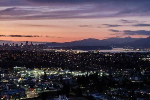 Apartamento Stunning View Luxury 2br Plus Den Condo In Burnaby