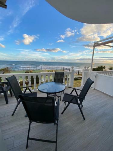 Apartment On Beach Mijas