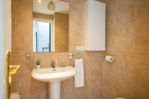 Apartamento Stunning Penthouse With Private Pool In La Cala Steps From Beach