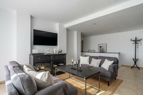 Apartamento Stunning Penthouse With Private Pool In La Cala Steps From Beach
