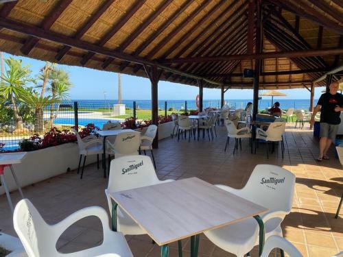 Apartamento Mi Capricho, Beachfront, Grownfloor, Private Garden & Terrace