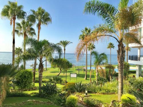 Apartamento Mi Capricho, Beachfront, Grownfloor, Private Garden & Terrace