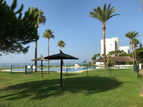 Apartamento Mi Capricho, Beachfront, Grownfloor, Private Garden & Terrace