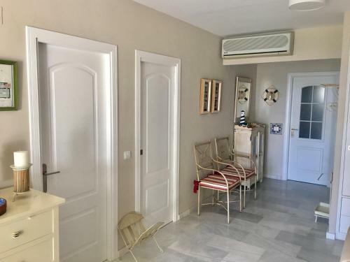 Apartamento Mi Capricho, Beachfront, Grownfloor, Private Garden & Terrace