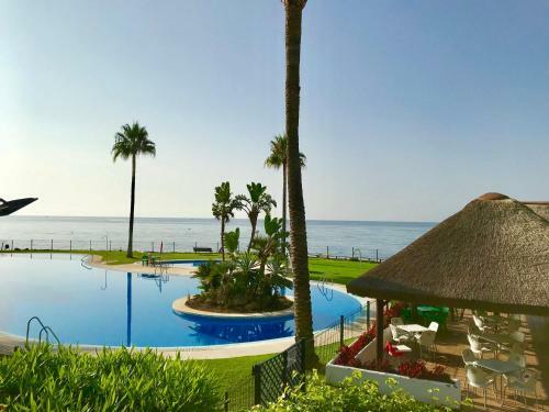 Apartamento Mi Capricho, Beachfront, Grownfloor, Private Garden & Terrace